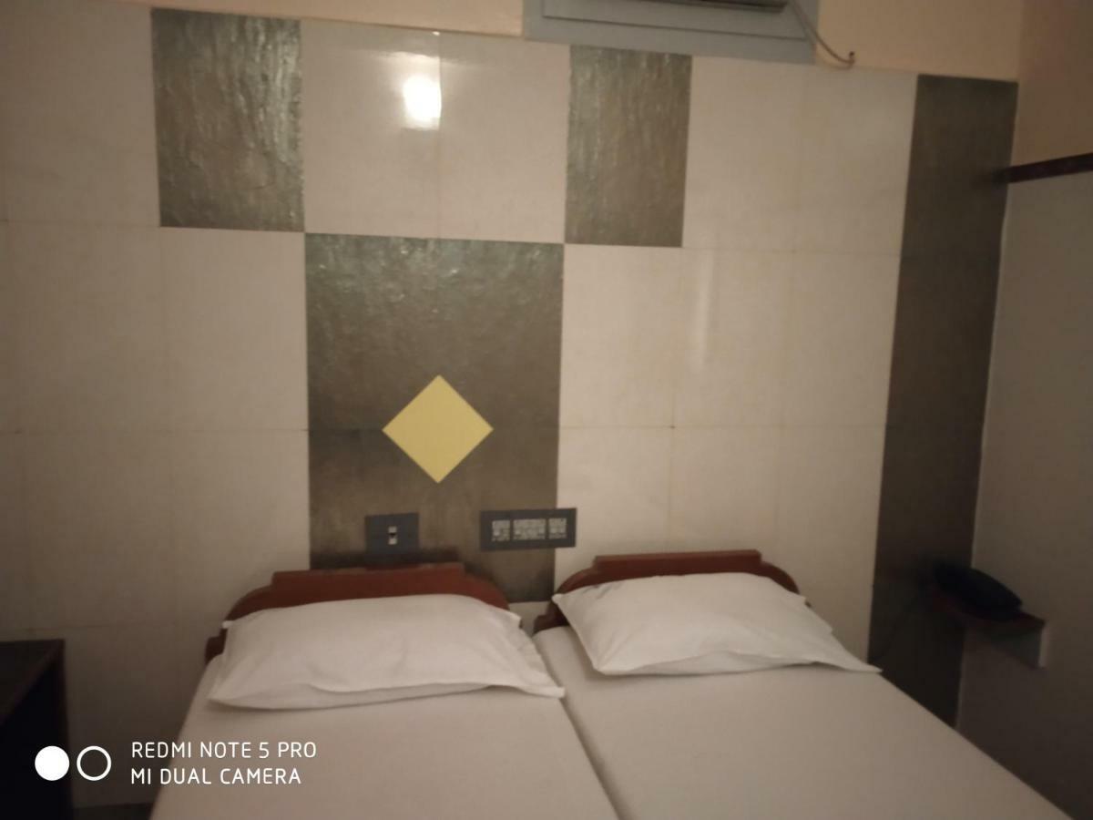 Krishna Lodge Tiruchirappalli Экстерьер фото